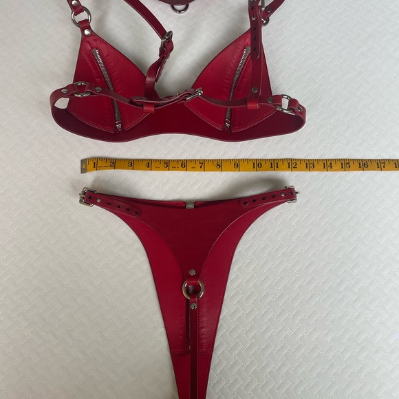 Anoeses red leather 3 piece set - Picture 9 of 16